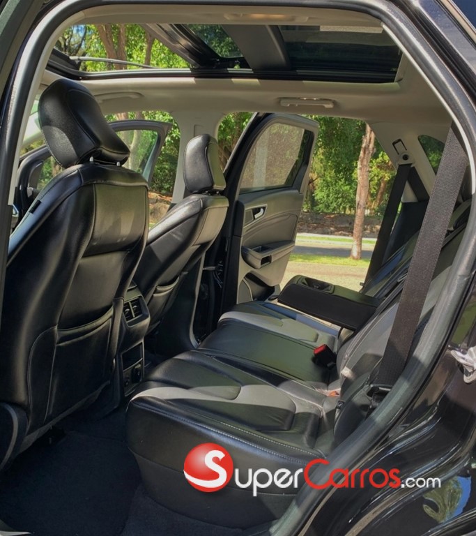 2021 Ford EDGE Titanium — foto 10 / 12