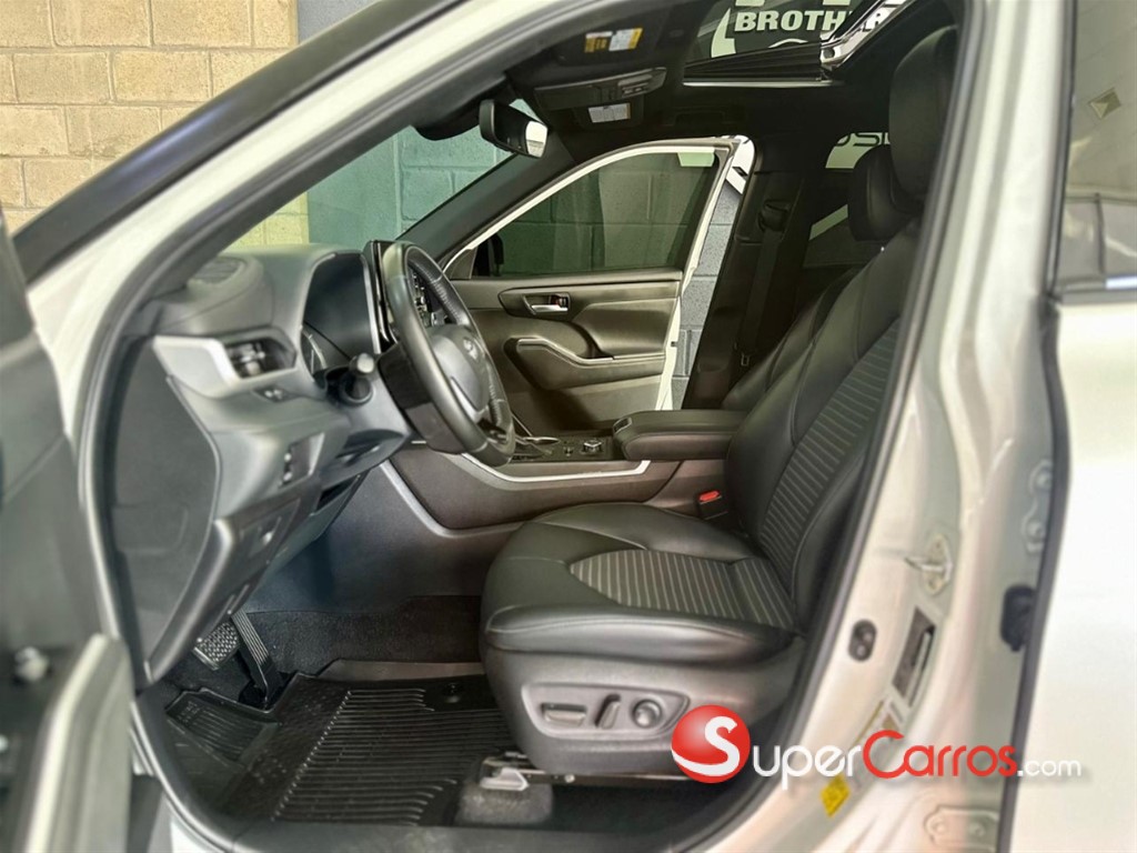 2022 Toyota Highlander XSE — foto 6 / 12