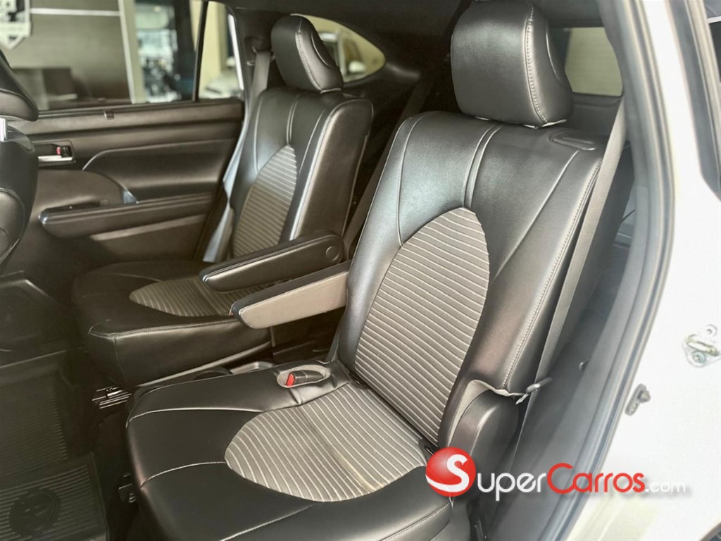 2022 Toyota Highlander XSE — foto 10 / 12