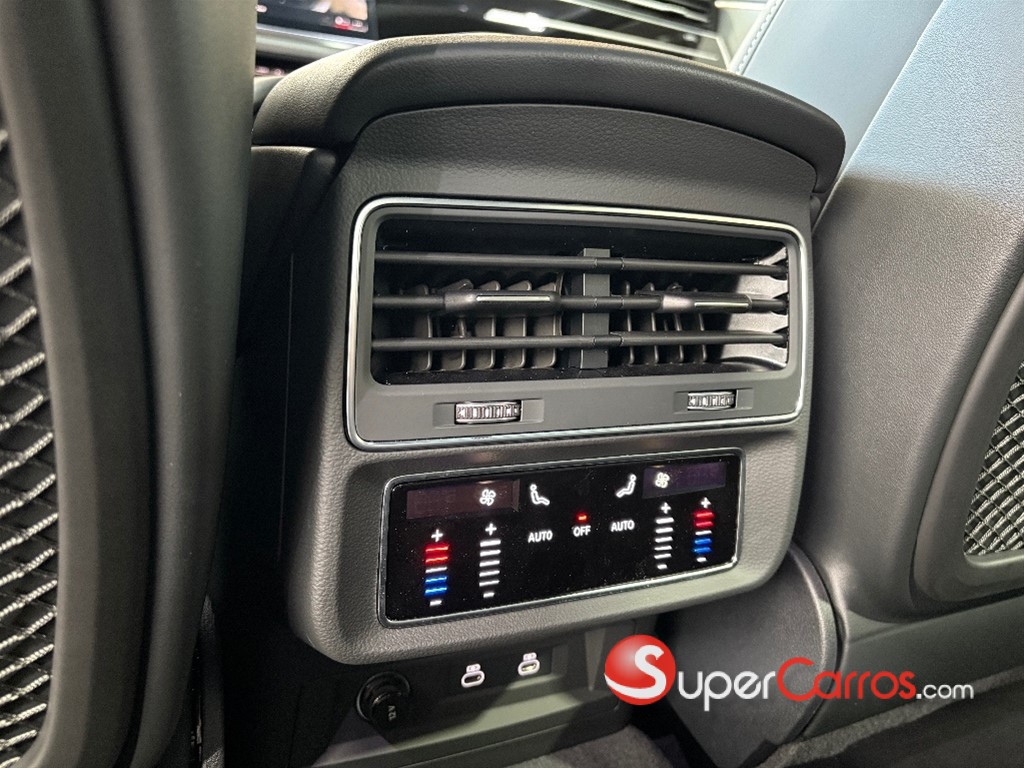 2025 Audi Q7 Prestige S-Line — foto 8 / 12