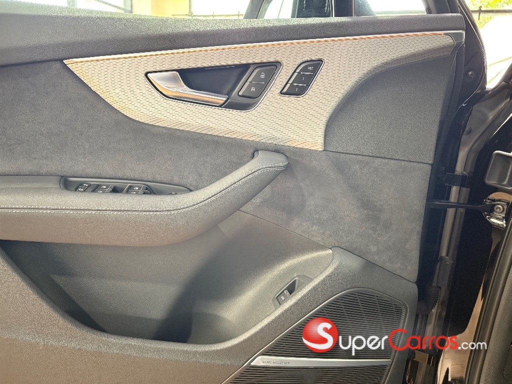 2025 Audi Q7 Prestige S-Line — foto 10 / 12