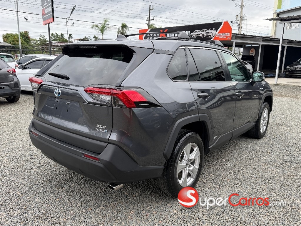 2021 Toyota RAV4 XLE Hybrid — foto 4 / 12