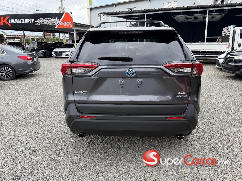 2021 Toyota RAV4 XLE Hybrid — foto 5 / 12