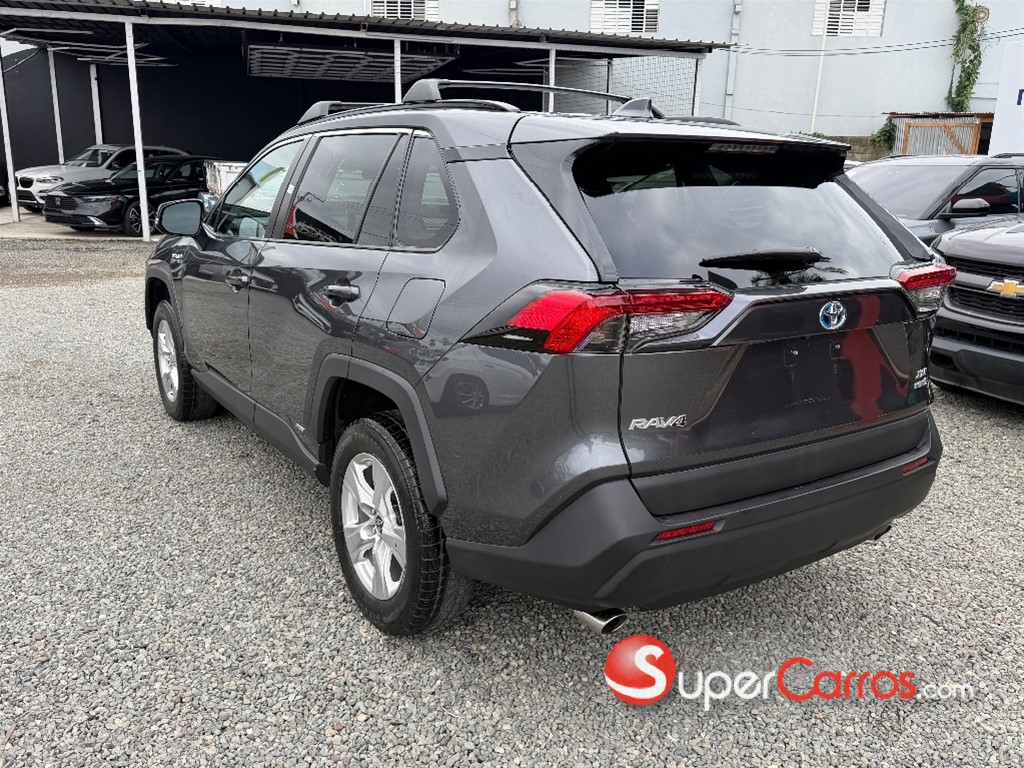 2021 Toyota RAV4 XLE Hybrid — foto 6 / 12