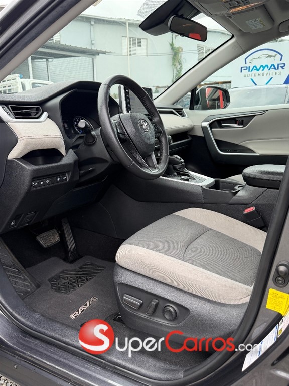 2021 Toyota RAV4 XLE Hybrid — foto 11 / 12
