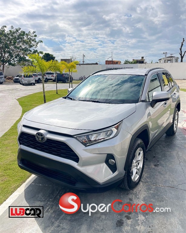 2021 Toyota RAV4 XLE — foto 2 / 9