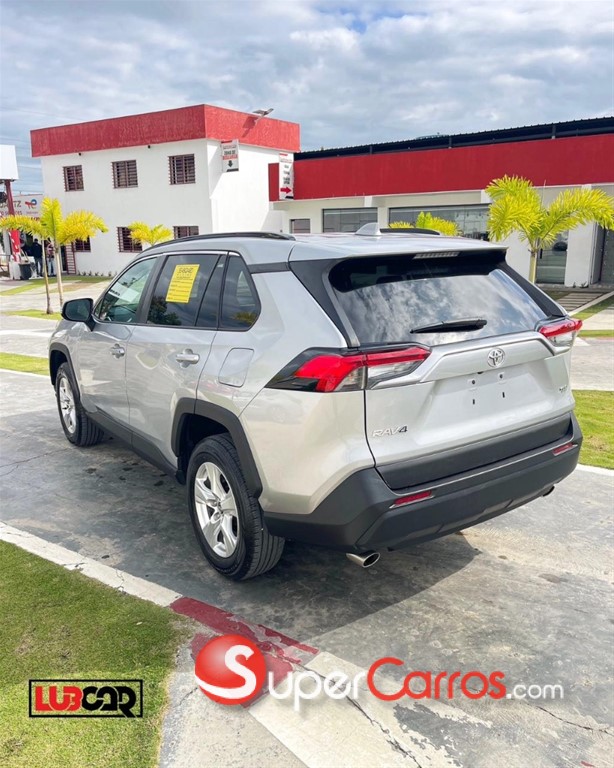 2021 Toyota RAV4 XLE — foto 3 / 9