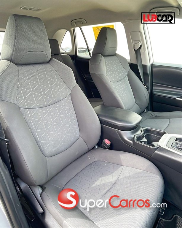 2021 Toyota RAV4 XLE — foto 6 / 9