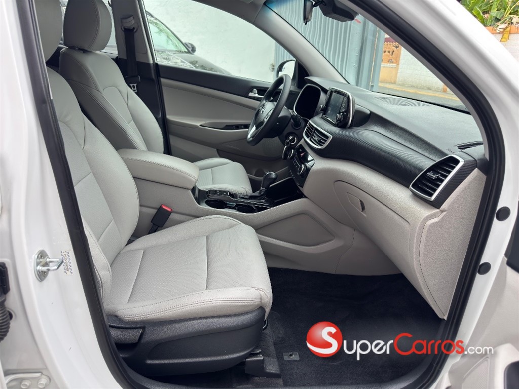 2021 Hyundai Tucson SE — foto 10 / 12