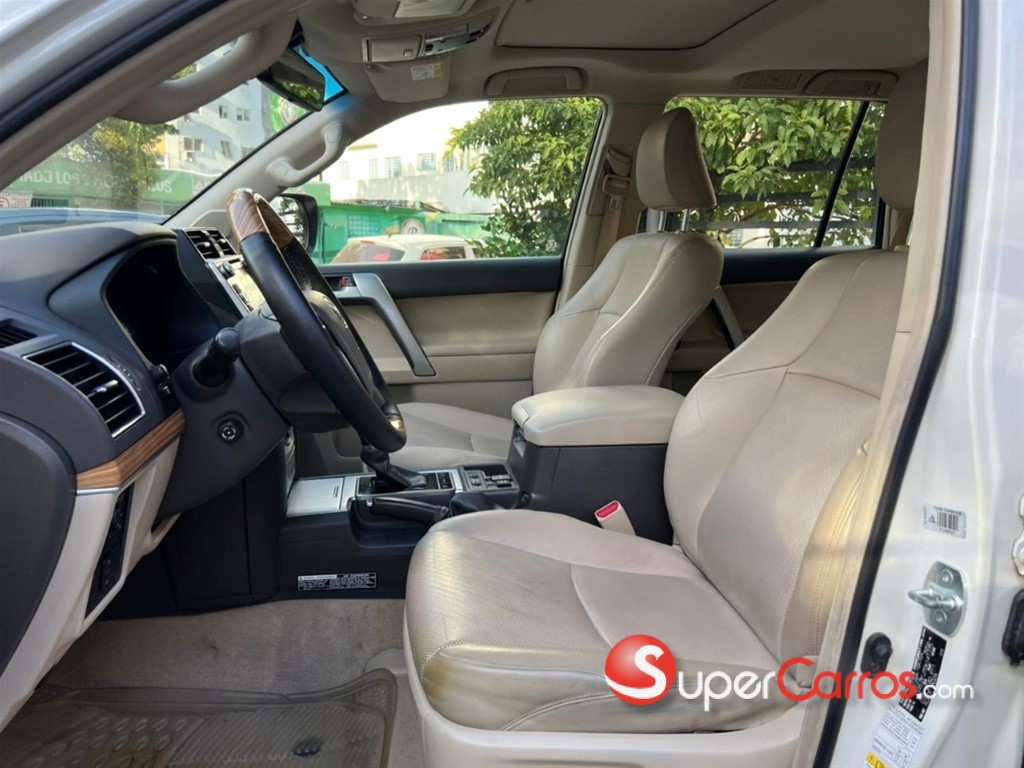 2018 Toyota Land Cruiser Prado VXL — foto 9 / 12