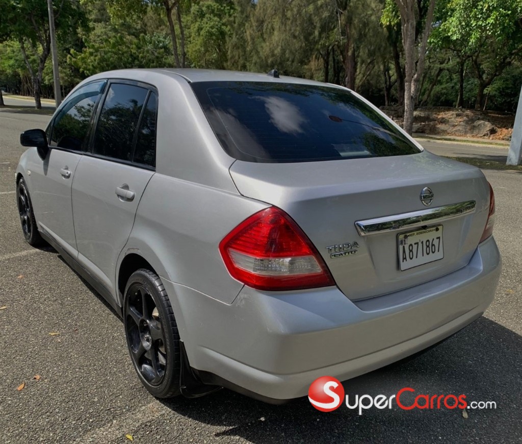 2013 Nissan TIIDA — foto 5 / 12