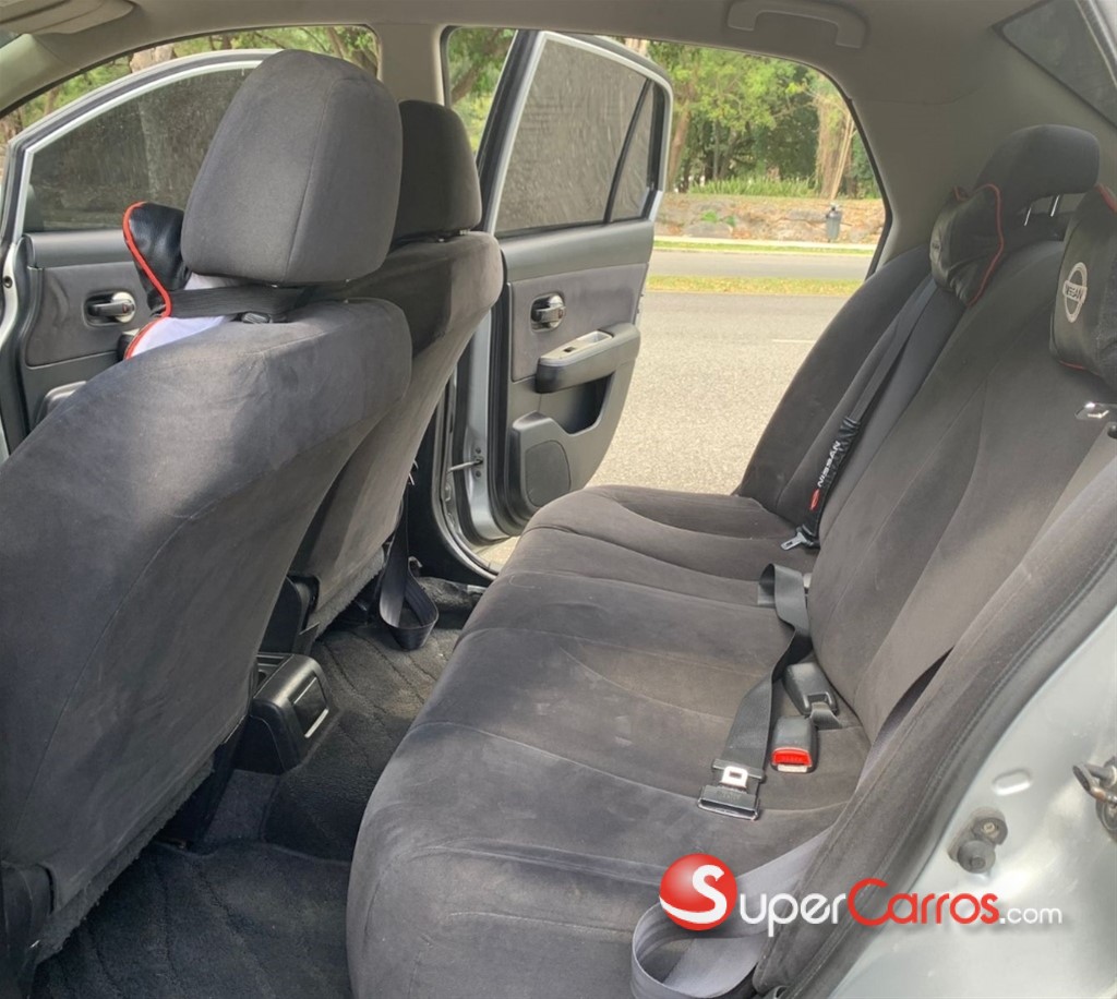 2013 Nissan TIIDA — foto 7 / 12