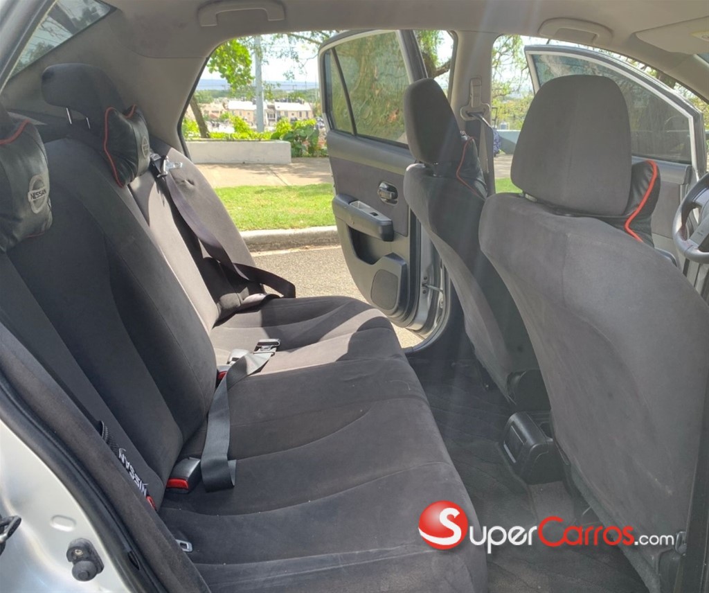 2013 Nissan TIIDA — foto 8 / 12