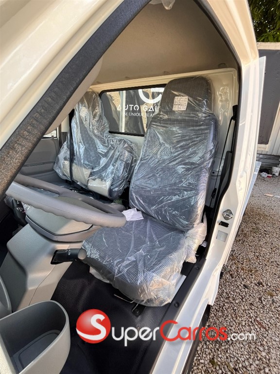 2026 Isuzu QLR 10 Pies — foto 2 / 11