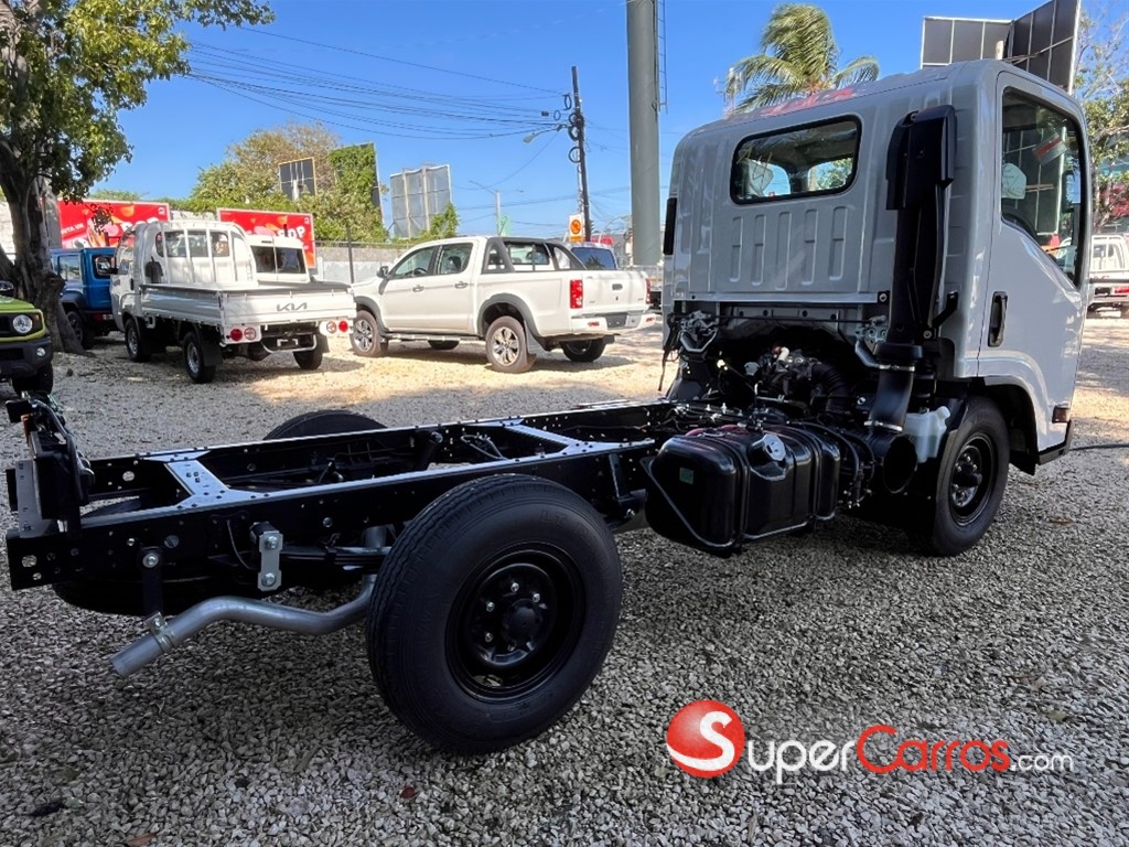 2026 Isuzu QLR 10 Pies — foto 9 / 11