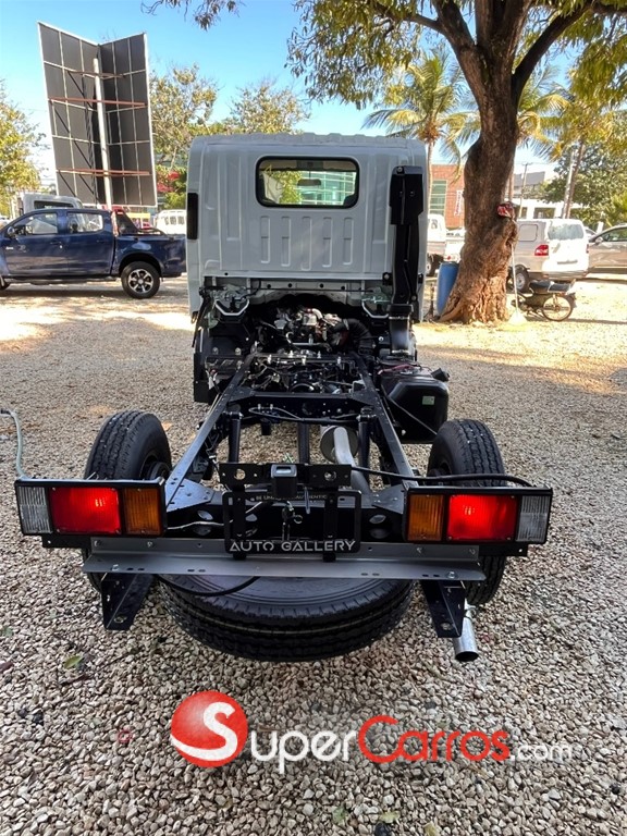 2026 Isuzu QLR 10 Pies — foto 10 / 11