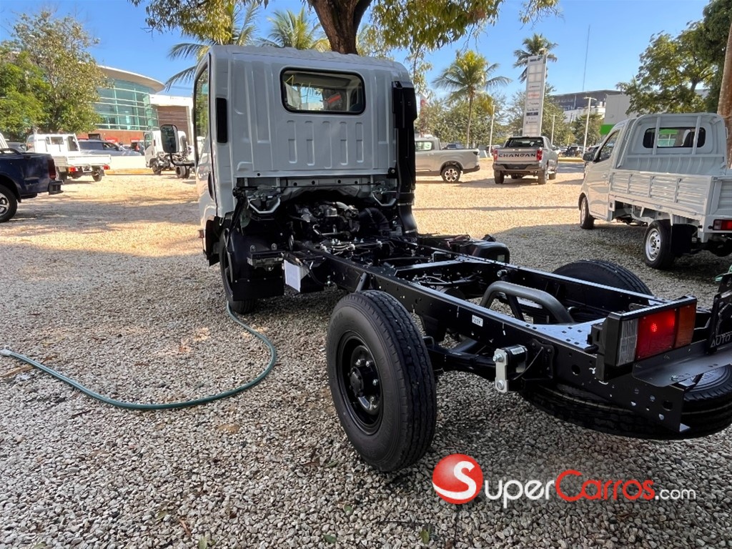 2026 Isuzu QLR 10 Pies — foto 11 / 11