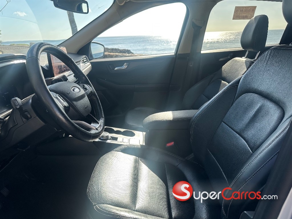 2020 Ford Escape Titanium — foto 5 / 9