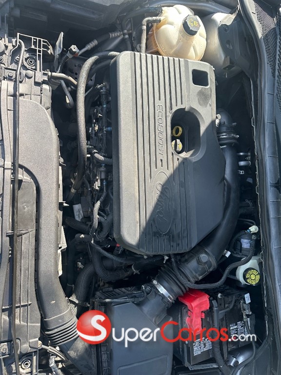 2020 Ford Escape Titanium — foto 7 / 9