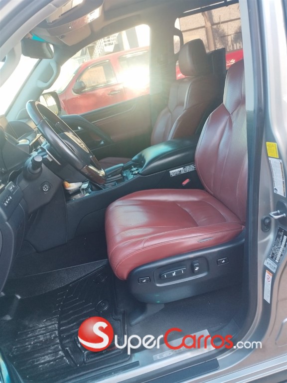 2019 Lexus GX 570 — foto 6 / 12