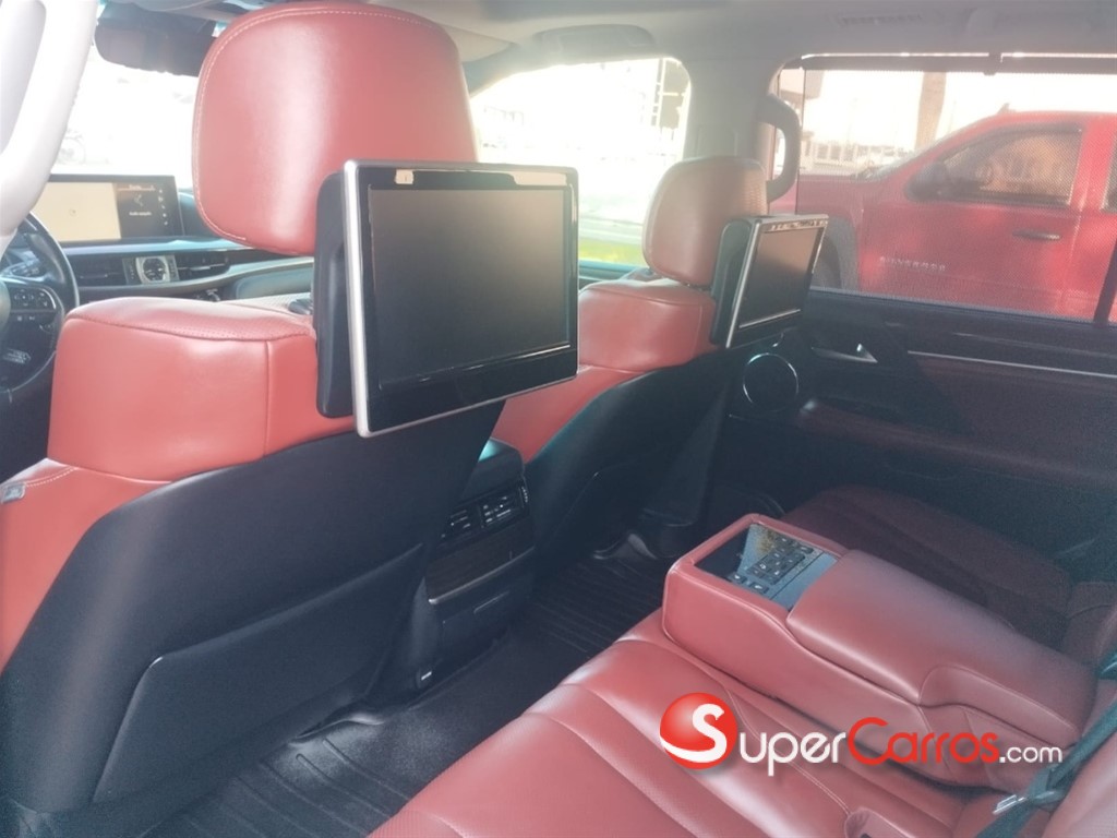 2019 Lexus GX 570 — foto 8 / 12