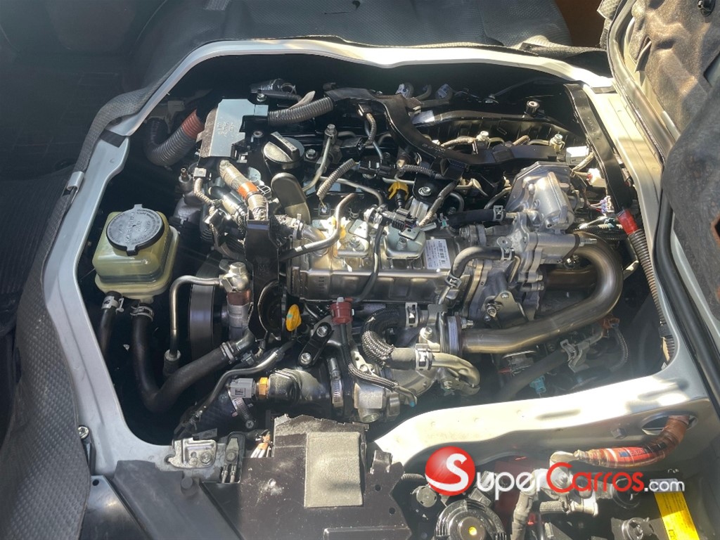 2020 Toyota Hiace — foto 10 / 11