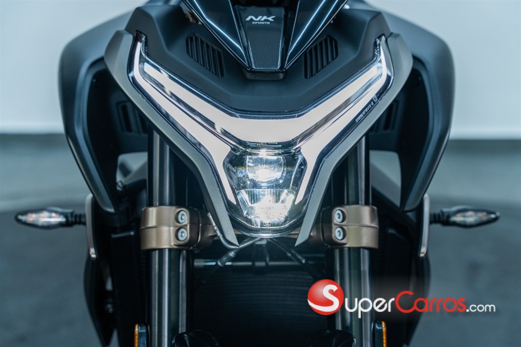 2026 CF Moto NK — foto 10 / 12
