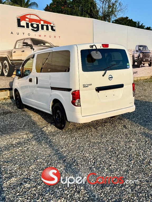 2020 Nissan NV 200 — foto 5 / 9