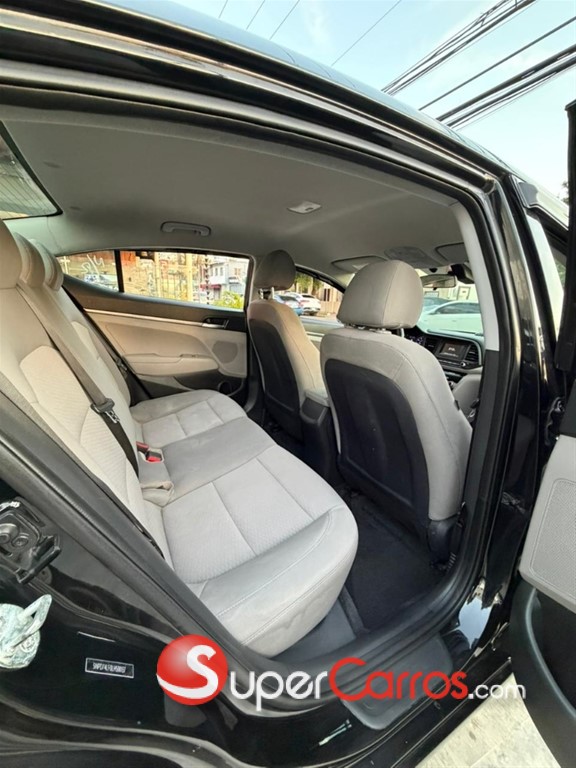 2020 Hyundai Elantra SE — foto 5 / 10