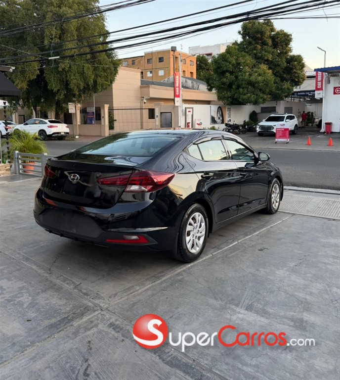 2020 Hyundai Elantra SE — foto 7 / 10