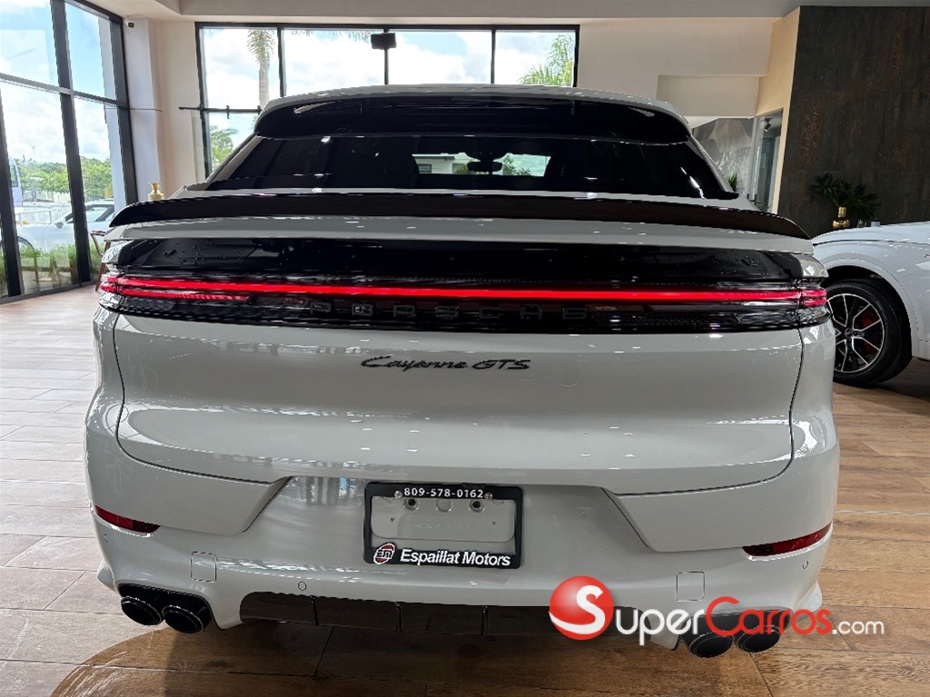 2026 Porsche Cayenne Coupe GTS — foto 4 / 11