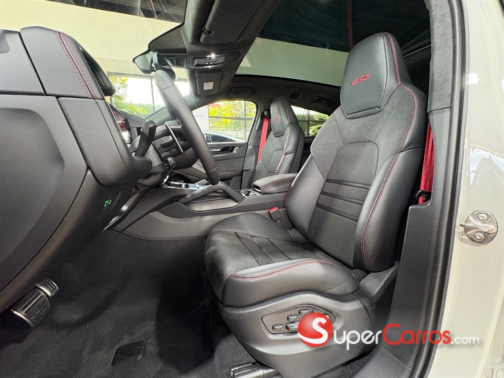 2026 Porsche Cayenne Coupe GTS — foto 6 / 11
