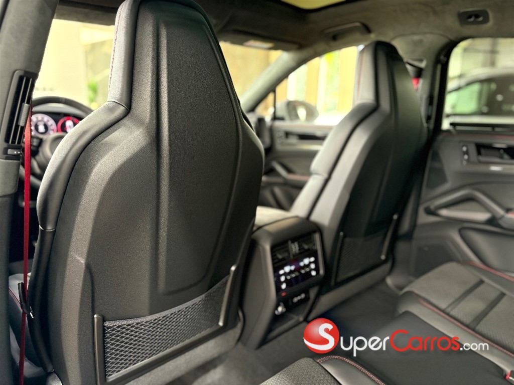 2026 Porsche Cayenne Coupe GTS — foto 9 / 11