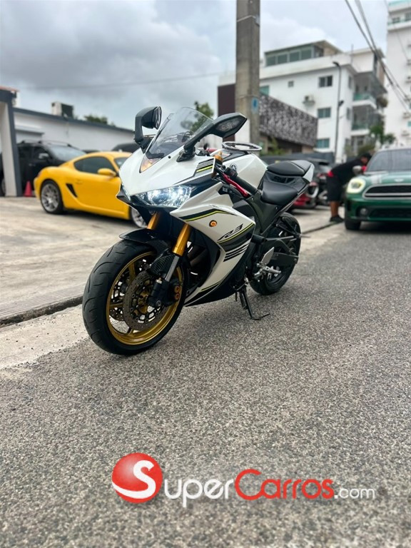 2017 YAMAHA R3