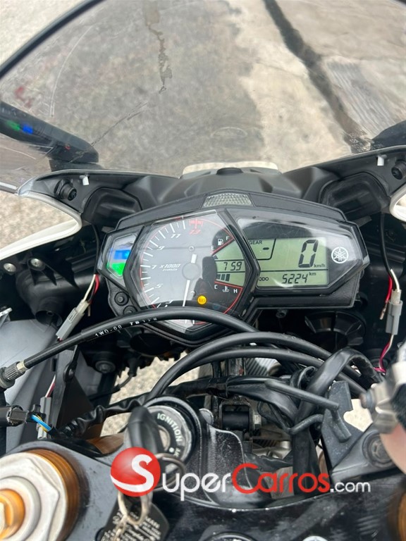 2017 YAMAHA R3 — foto 10 / 12