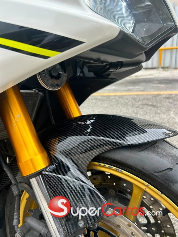 2017 YAMAHA R3 — foto 11 / 12