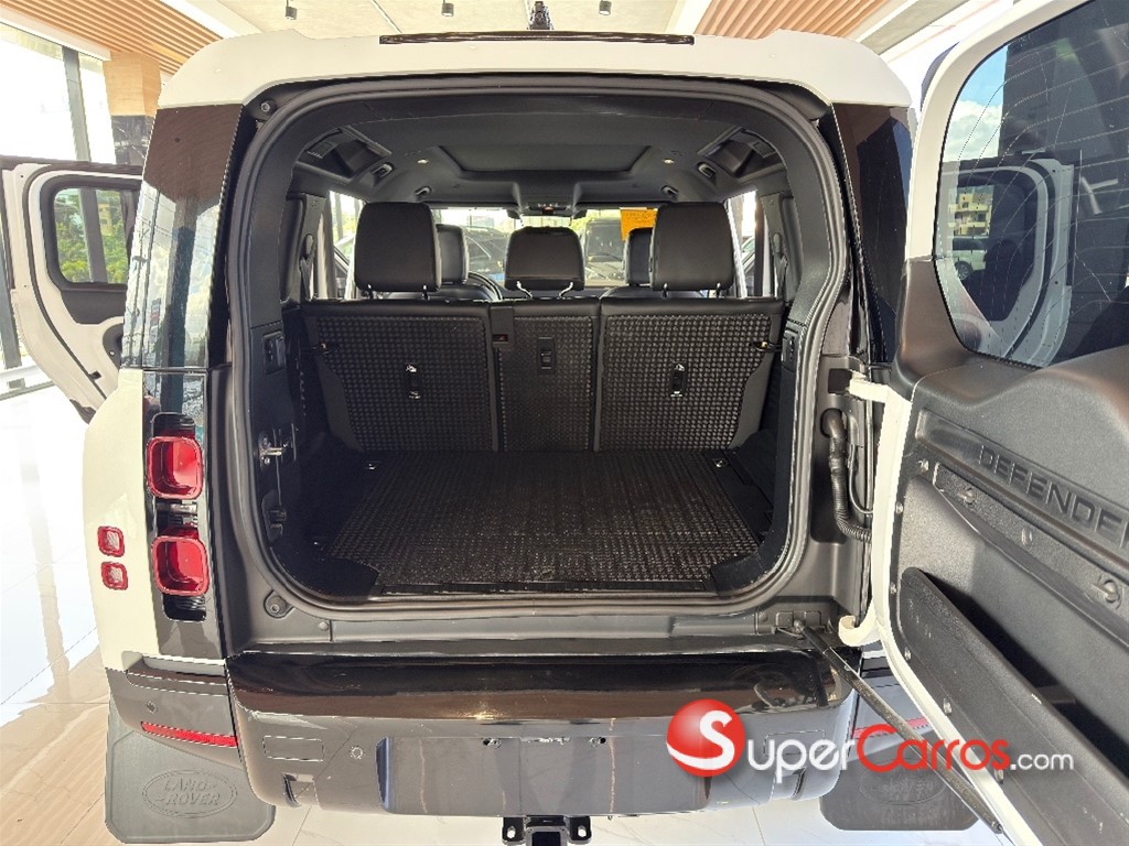 2022 Land Rover Defender 110 SE — foto 7 / 12