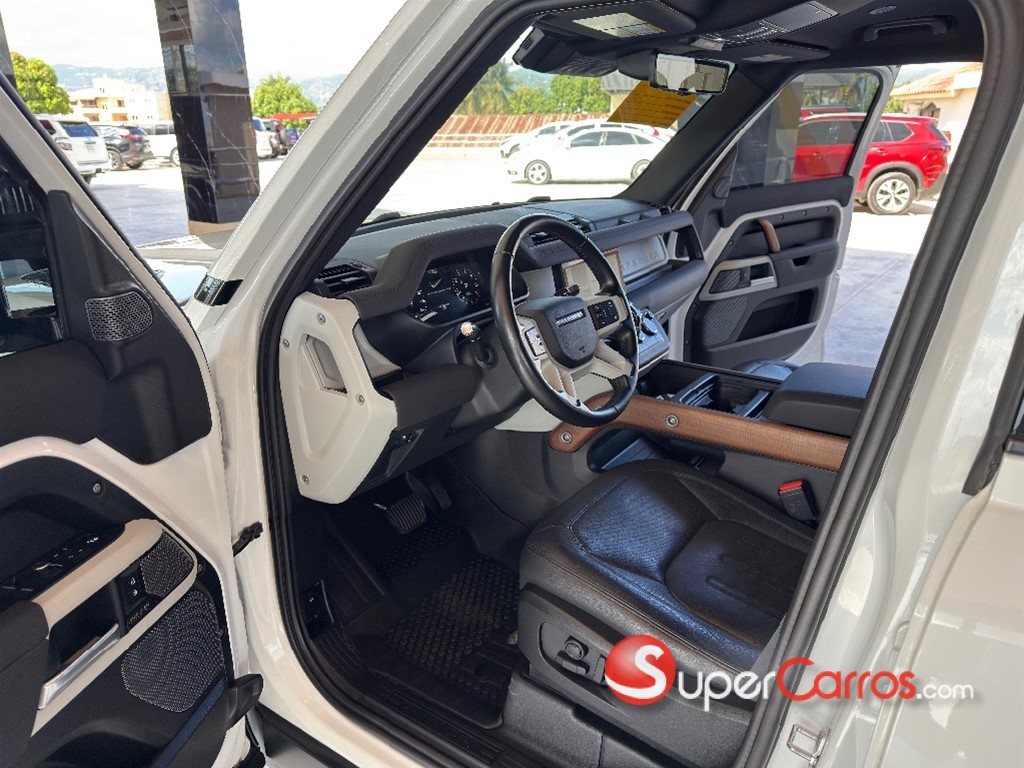 2022 Land Rover Defender 110 SE — foto 10 / 12