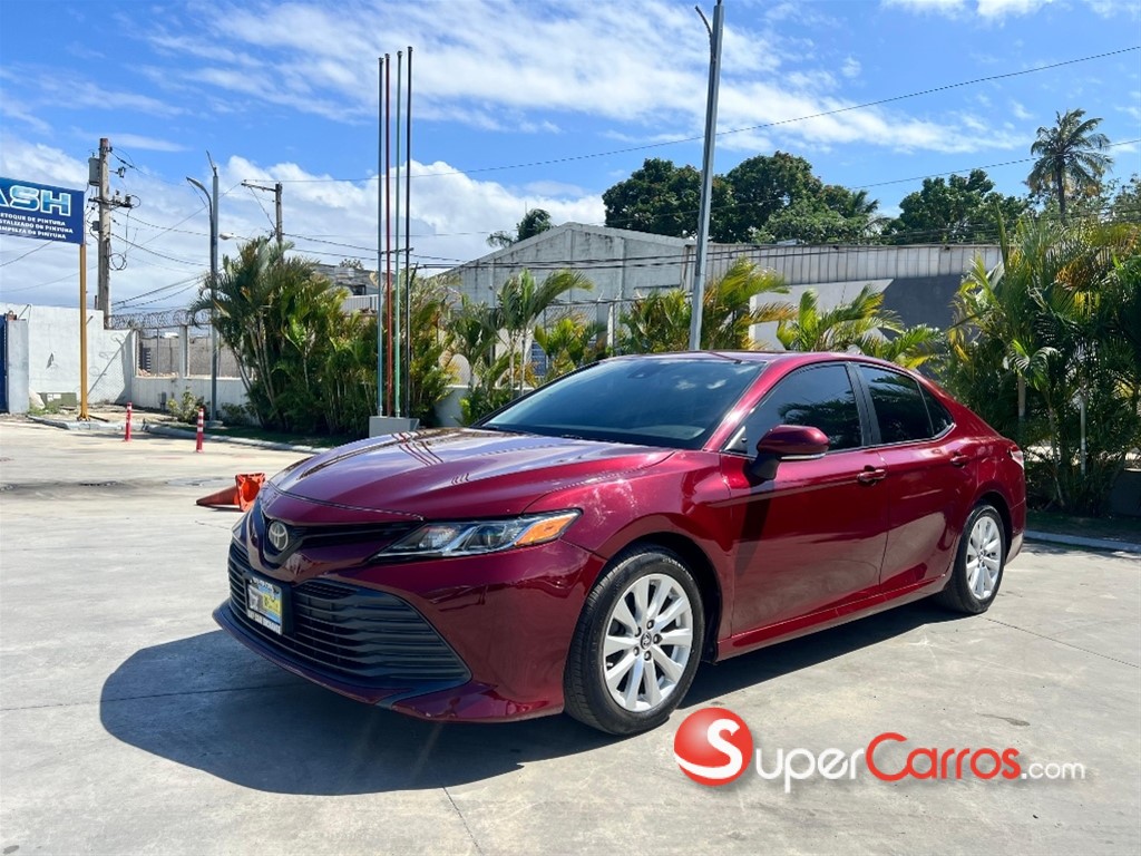 2019 Toyota Camry LE — foto 2 / 10