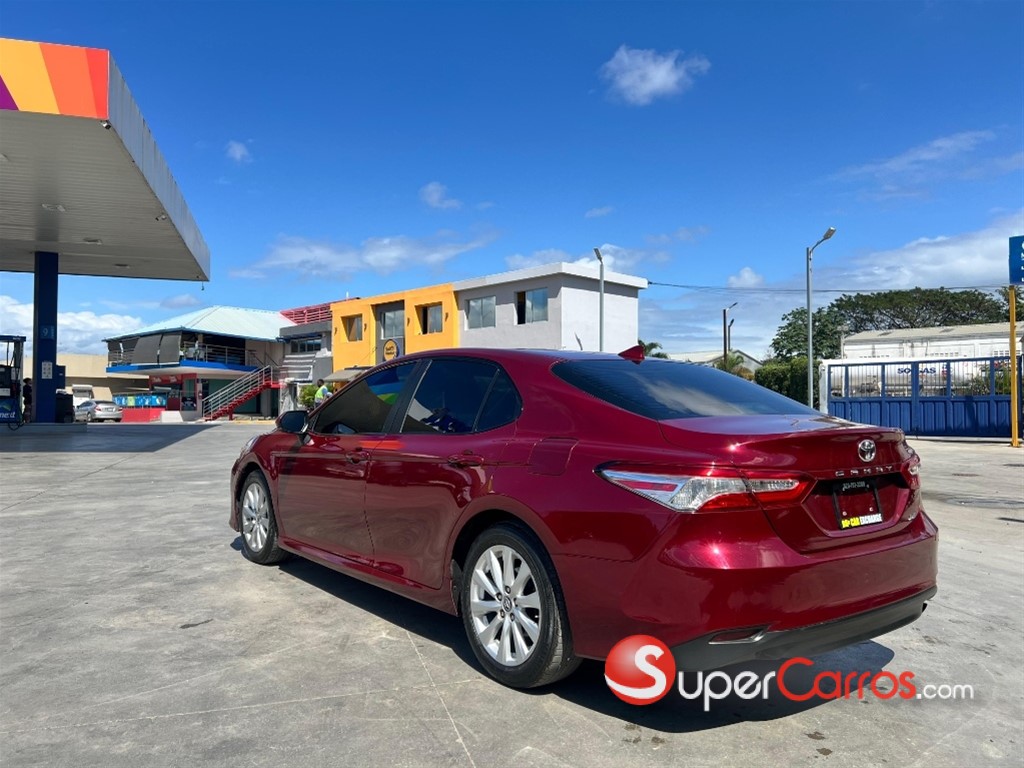2019 Toyota Camry LE — foto 3 / 10