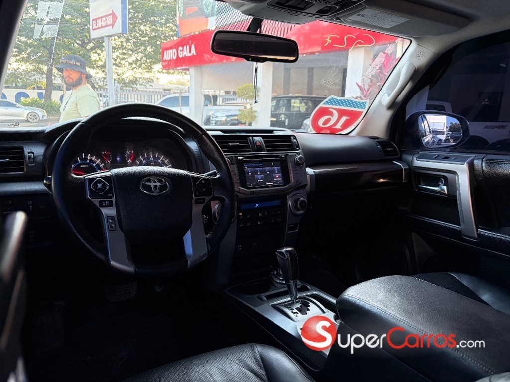 2016 Toyota 4 Runner Limited — foto 8 / 8