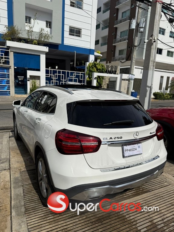 2020 Mercedes-Benz Clase GLA 250 4 Matic — foto 4 / 7