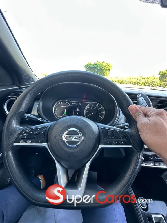 2020 Nissan Kicks SV — foto 9 / 12