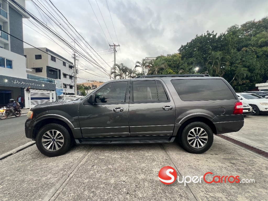 2017 Ford Expedition XLT — foto 5 / 12