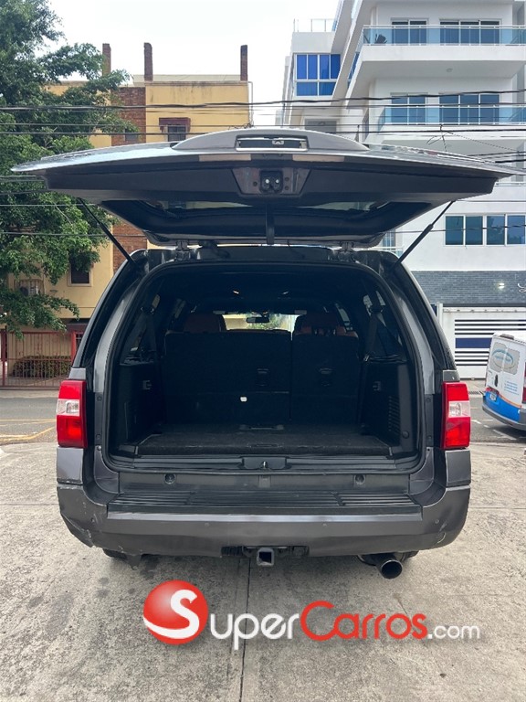 2017 Ford Expedition XLT — foto 7 / 12