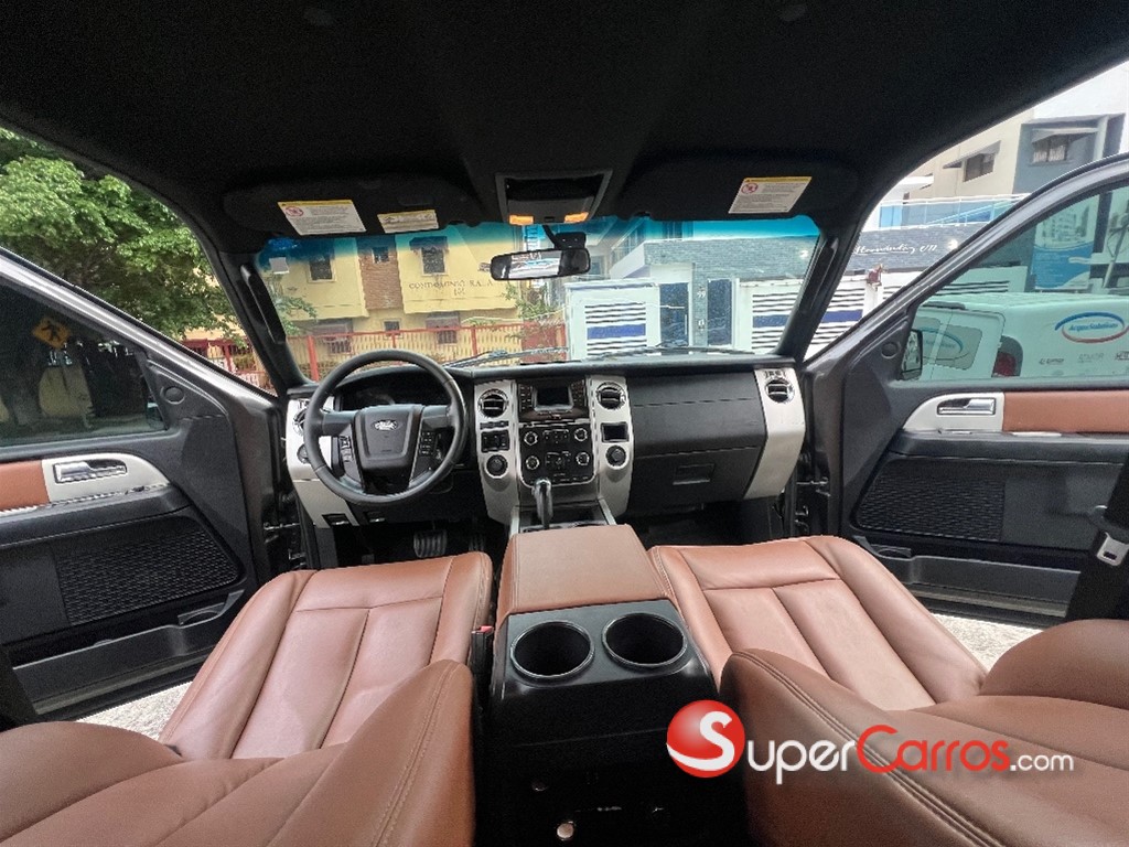2017 Ford Expedition XLT — foto 10 / 12
