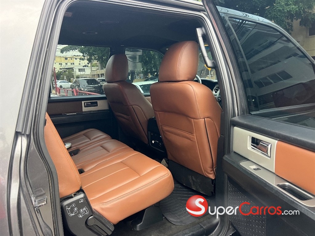 2017 Ford Expedition XLT — foto 11 / 12