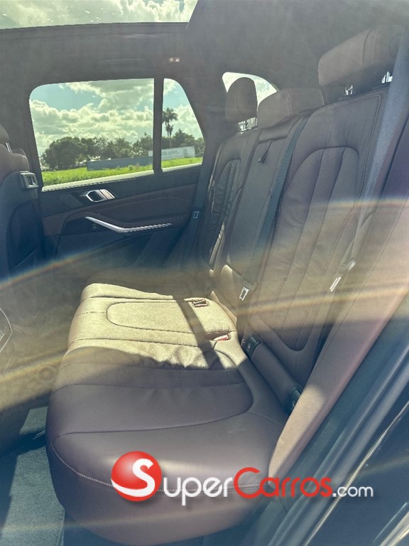2020 BMW X 5 40i — foto 8 / 12