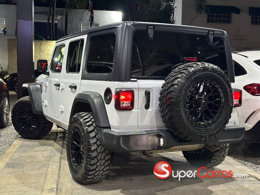 2020 Jeep Wrangler Sport — foto 3 / 10