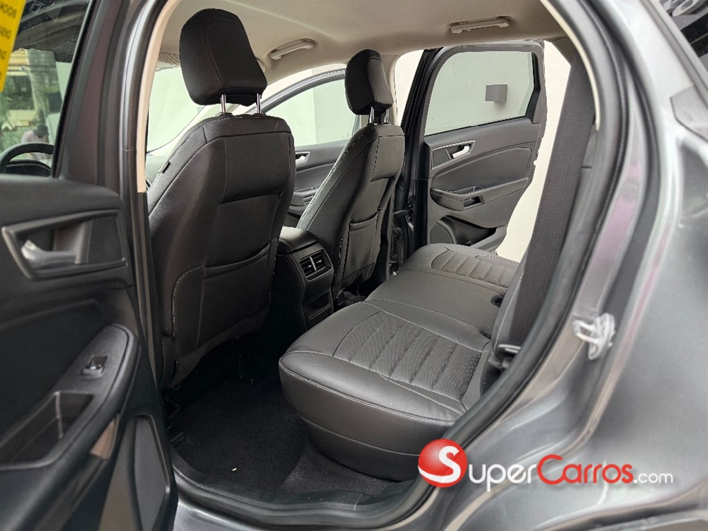 2022 Ford EDGE SE — foto 10 / 12